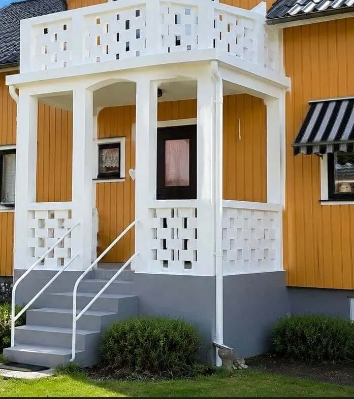 Veranda och balkongräcke i vitt – efter